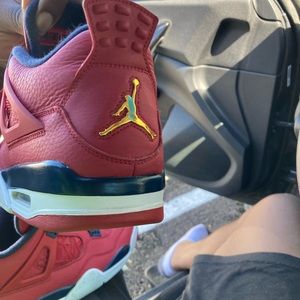 Retro Jordan 4s